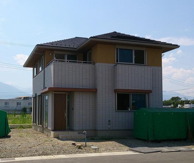 Local appearance photo. 2013 July completion. With outside structure.
