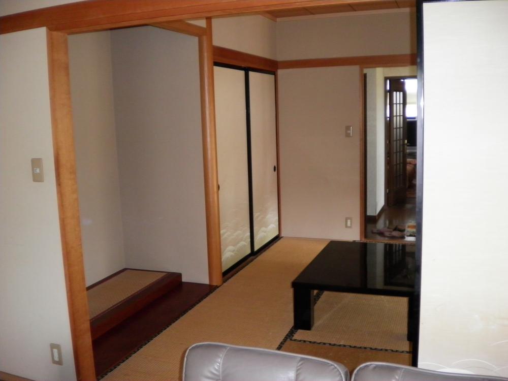 Other introspection. First floor Japanese-style room 2 between More