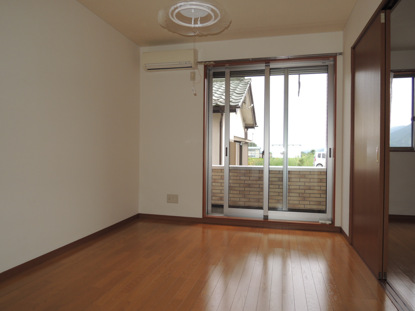 Living and room. Western-style room 6 tatami