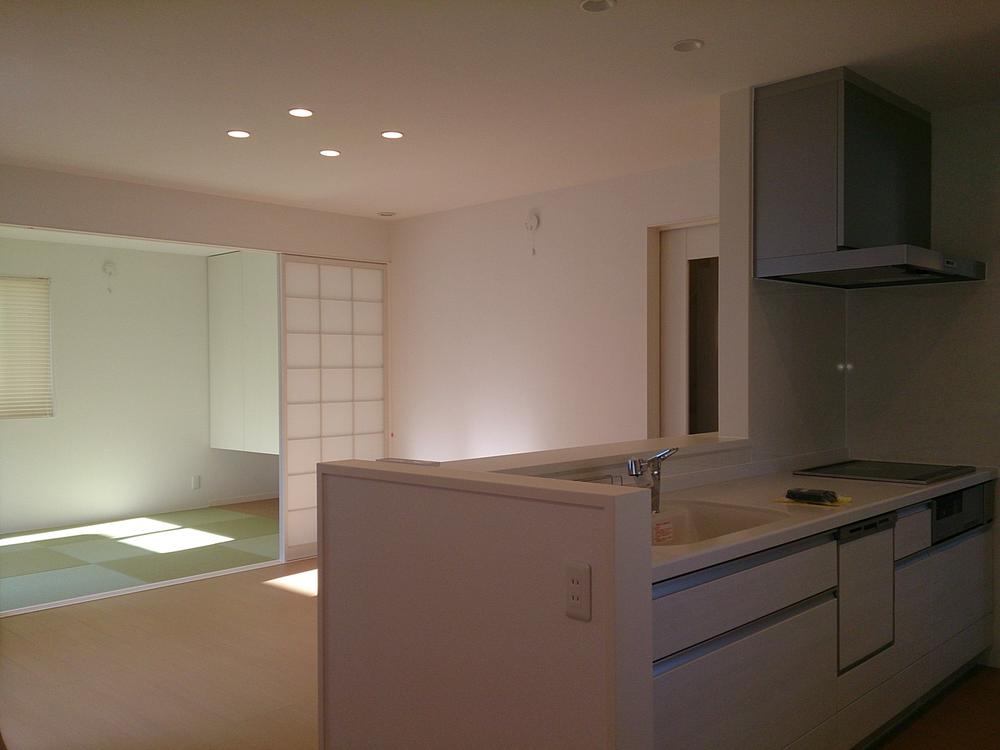 Living. LDK + Japanese-style room is spacious 22 tatami mats